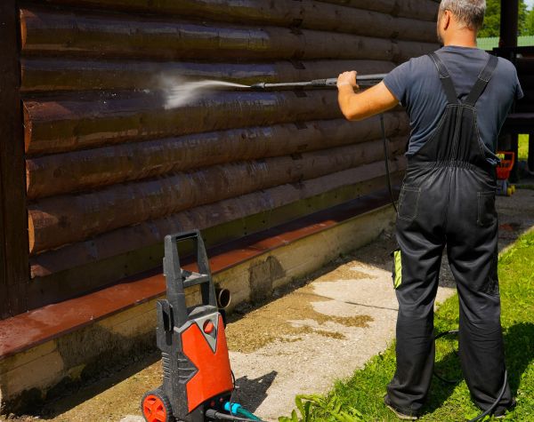 Log Home Pressure Washing in Johnson City