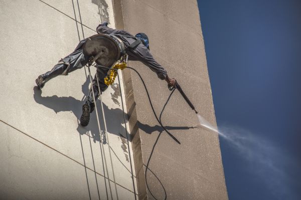 Outdoor Building Cleaning