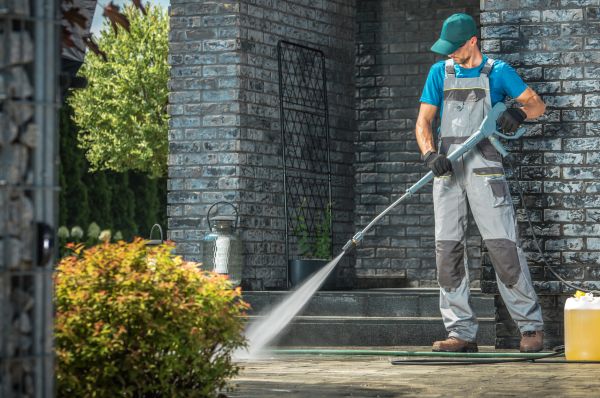 Outside House Cleaning in Johnson City